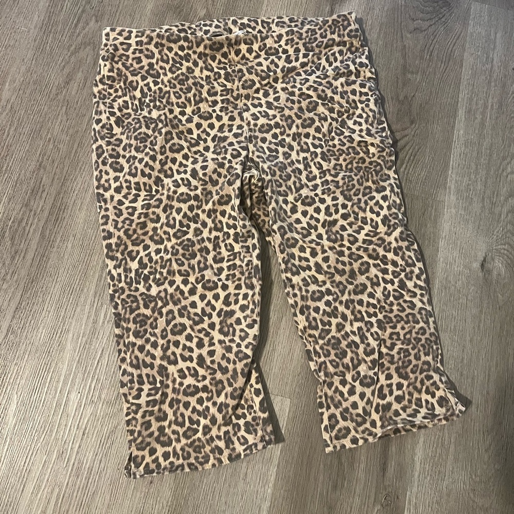 American Eagle Leopard Capris